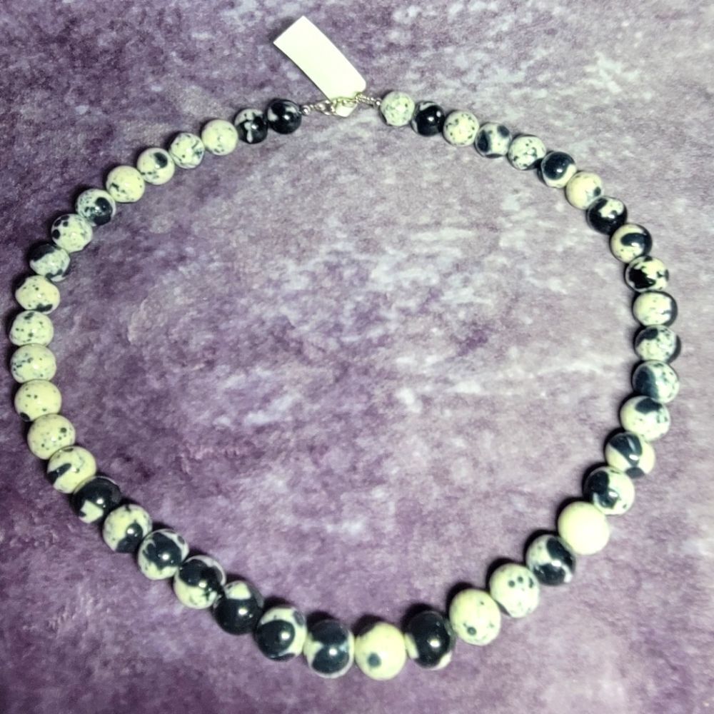 Black‎ and White Agate Beaded Necklace
